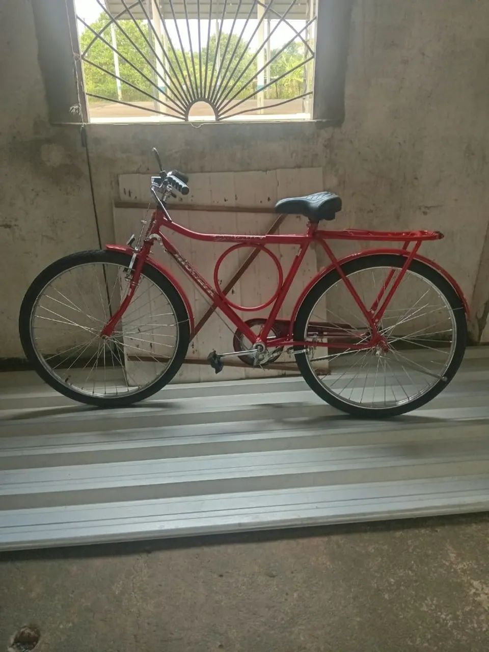 Bicicleta monark vermelha 