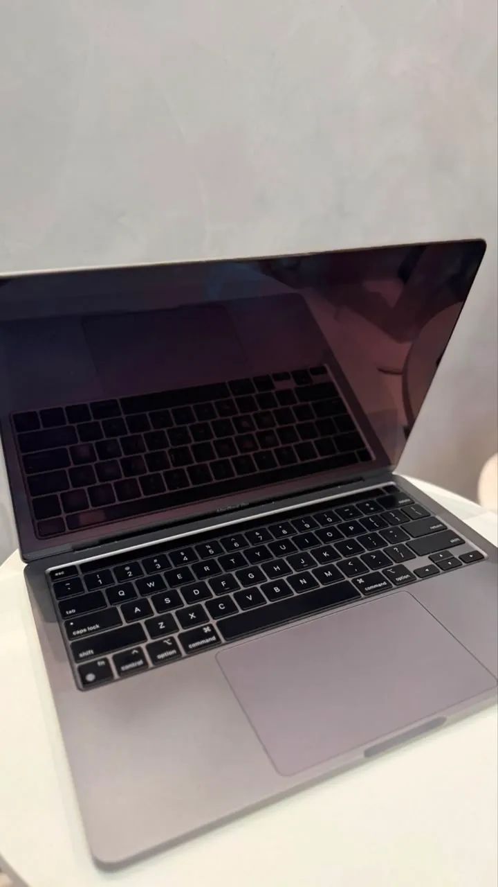 MacBook PRO M1 16gb RAM 256gb - Foto 2