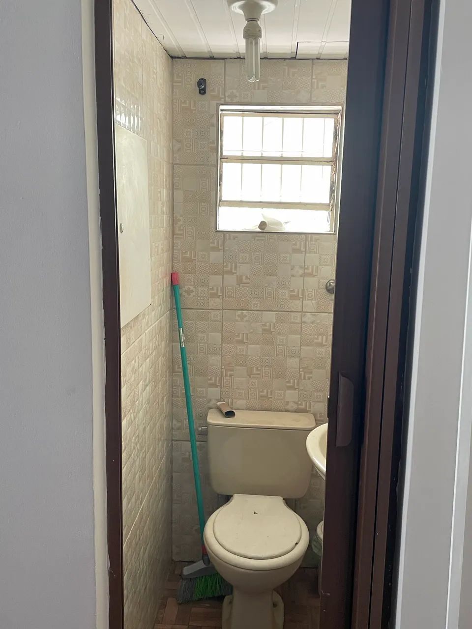 Salão comercial com porta de vidro - Foto 4