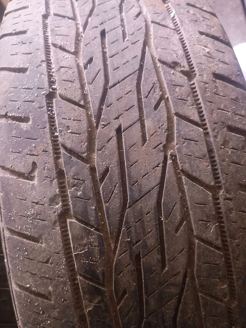 Vende-se dois pneus aro 17 peças 150 - Foto 2