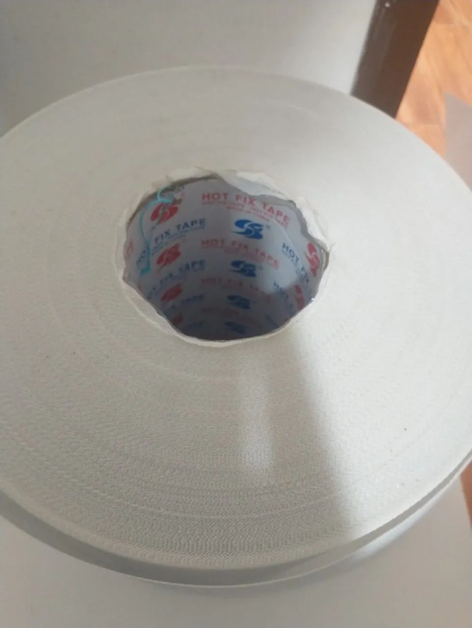 Rolo de Hot Fix Tape - 24cm - para strass - bordados e outros - Foto 2