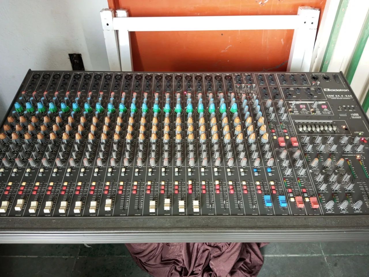 Mesa de canal áudio 