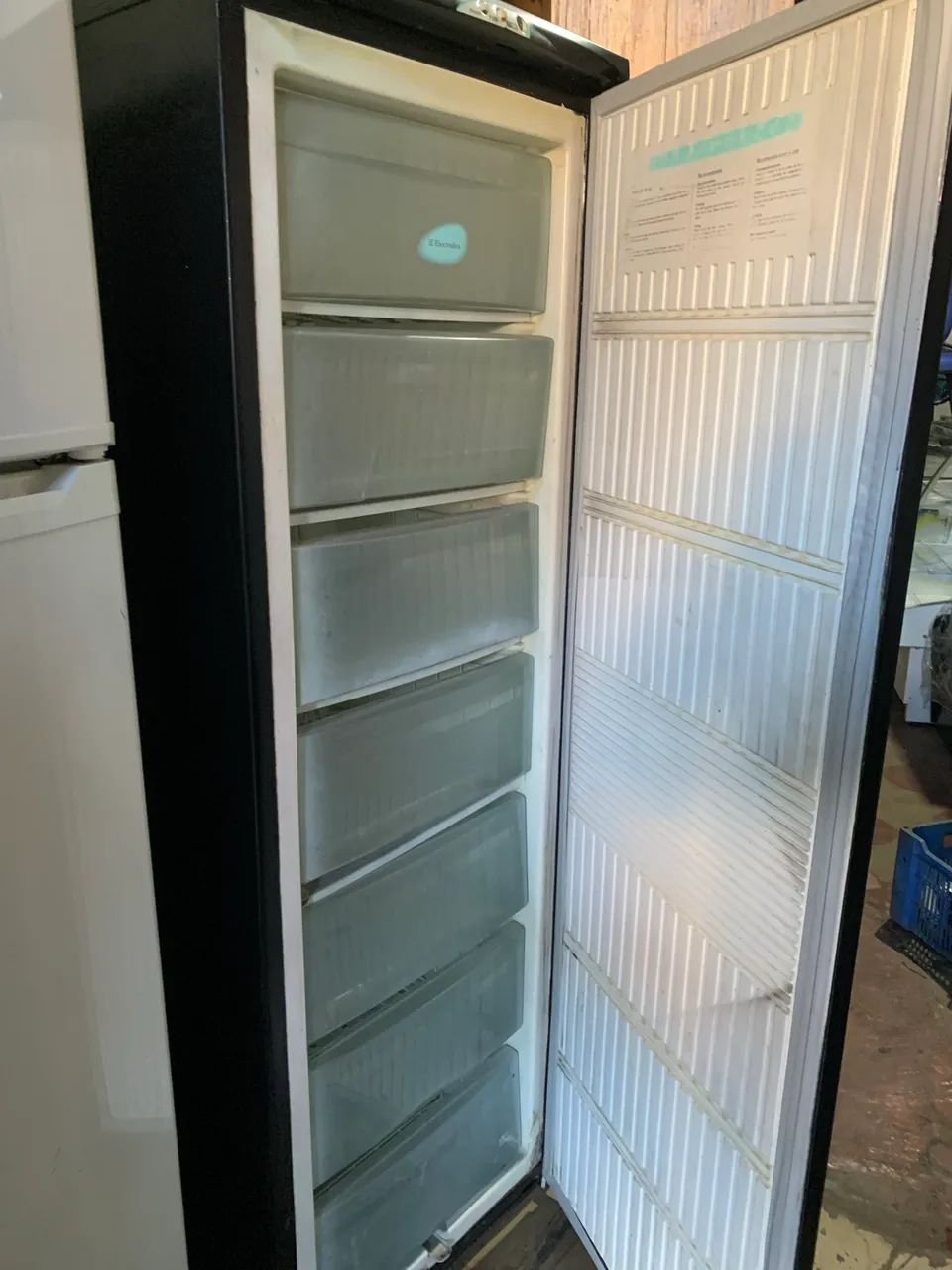 Freezer vertical Electrolux funcionando perfeitamente  - Foto 4