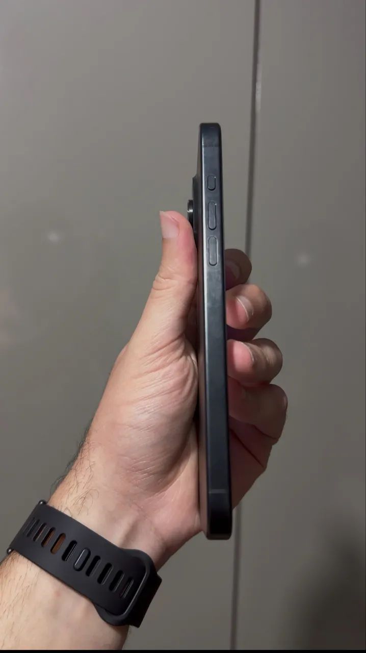         iPhone 15 Pro Max 256GB eSIM Titânio Preto