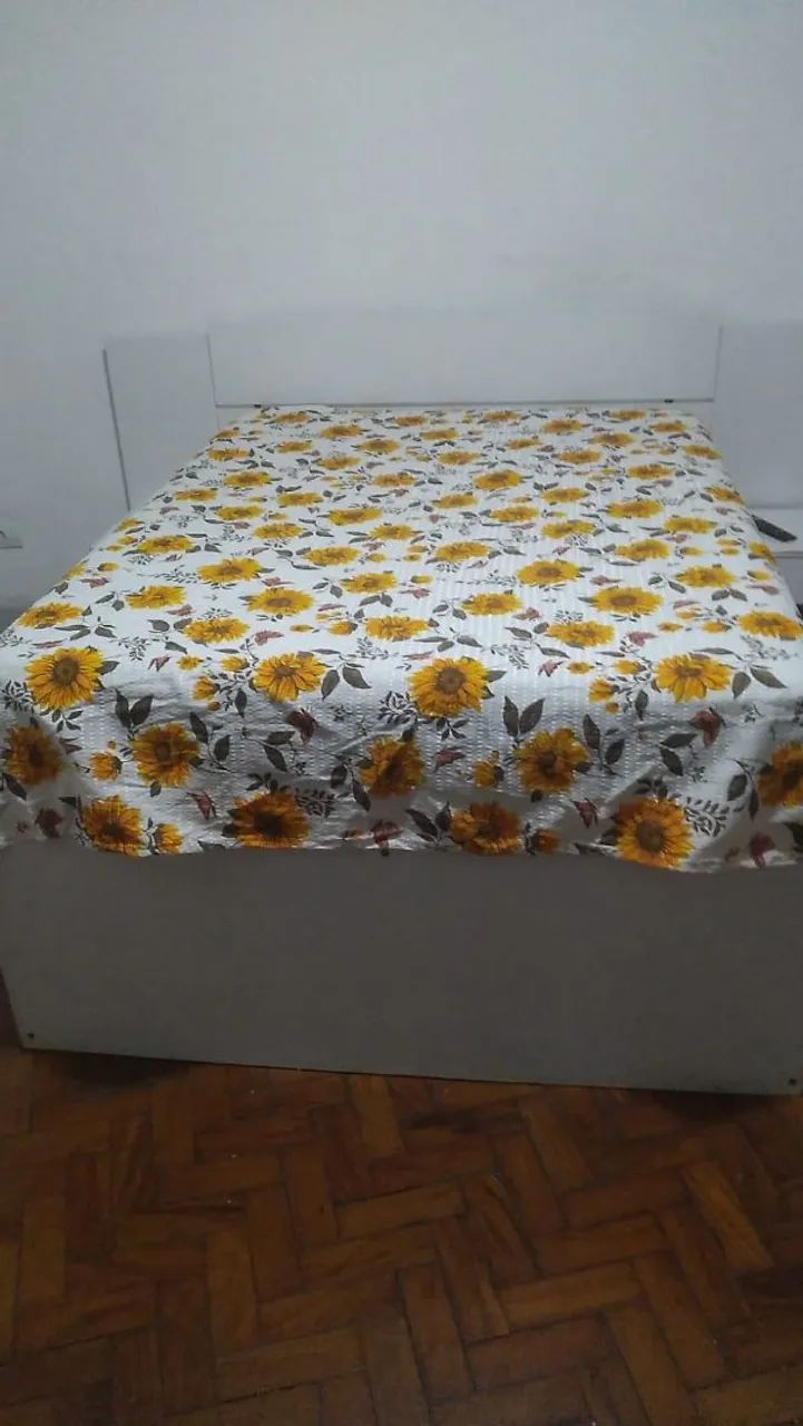 Cama de casal com colchão 