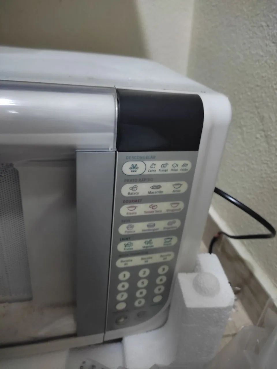 Vendo Microondas Eletrolux Usado - Foto 5