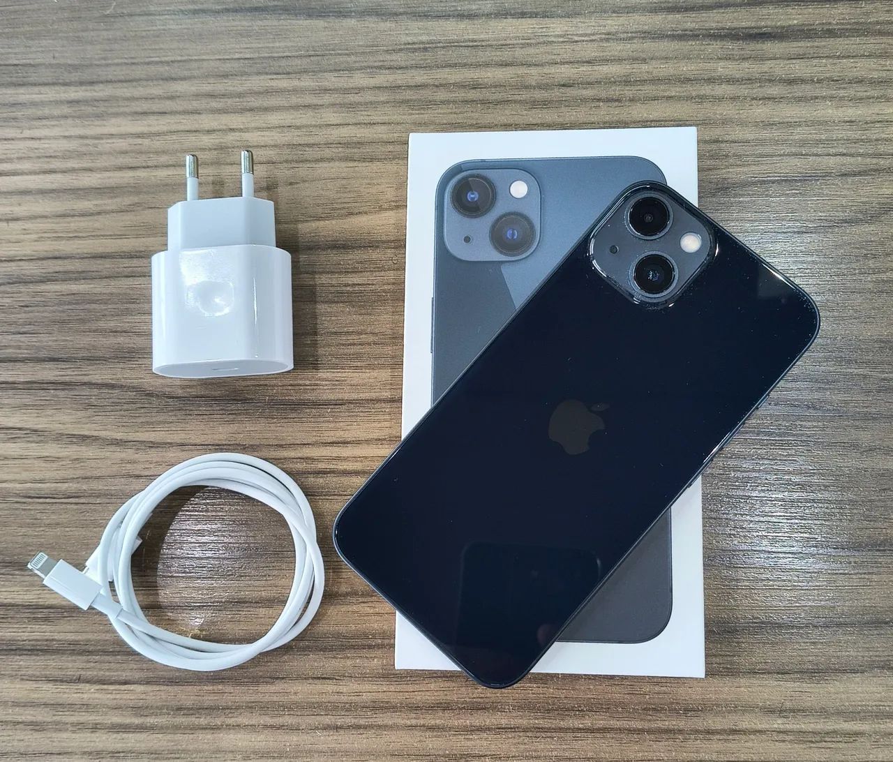 IPHONE 13 DE 256 GB EM ÓTIMO ESTADO DE CONSERVAÇÃO 