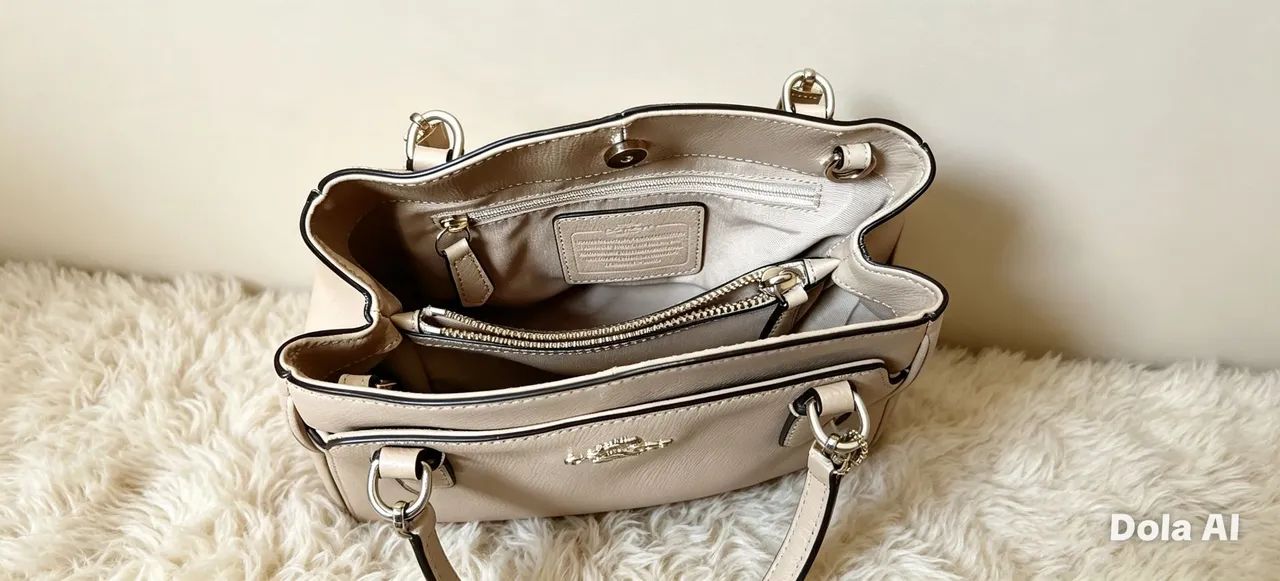 Linda bolsa coach original na cor bege  - Foto 4