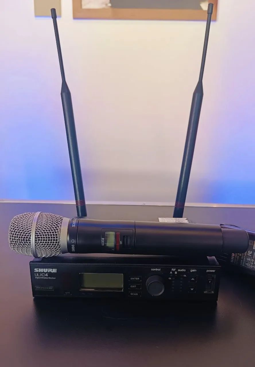 Microfone Profissional Sem Fio SHURE Áudio Digital ULXD24 SM58