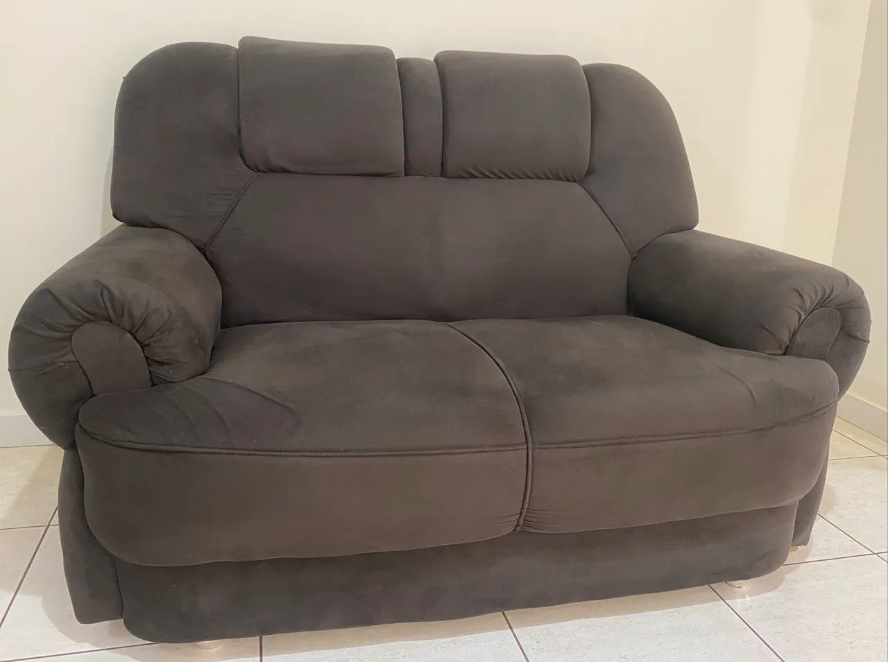 Vendo 1 sofá pouco tempo de uso  - Foto 3