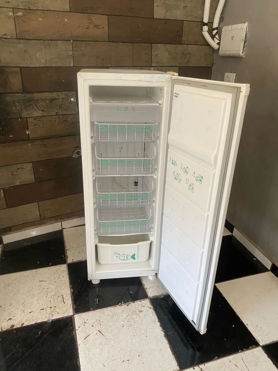 Freezer vertical consul 110v entrega grátis  - Foto 4