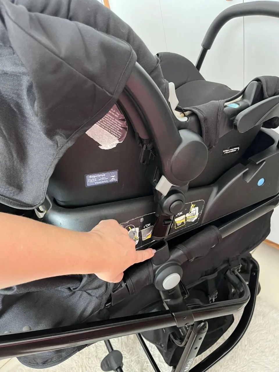 Carrinho de bebê mobi + bebê conforto  - Foto 4