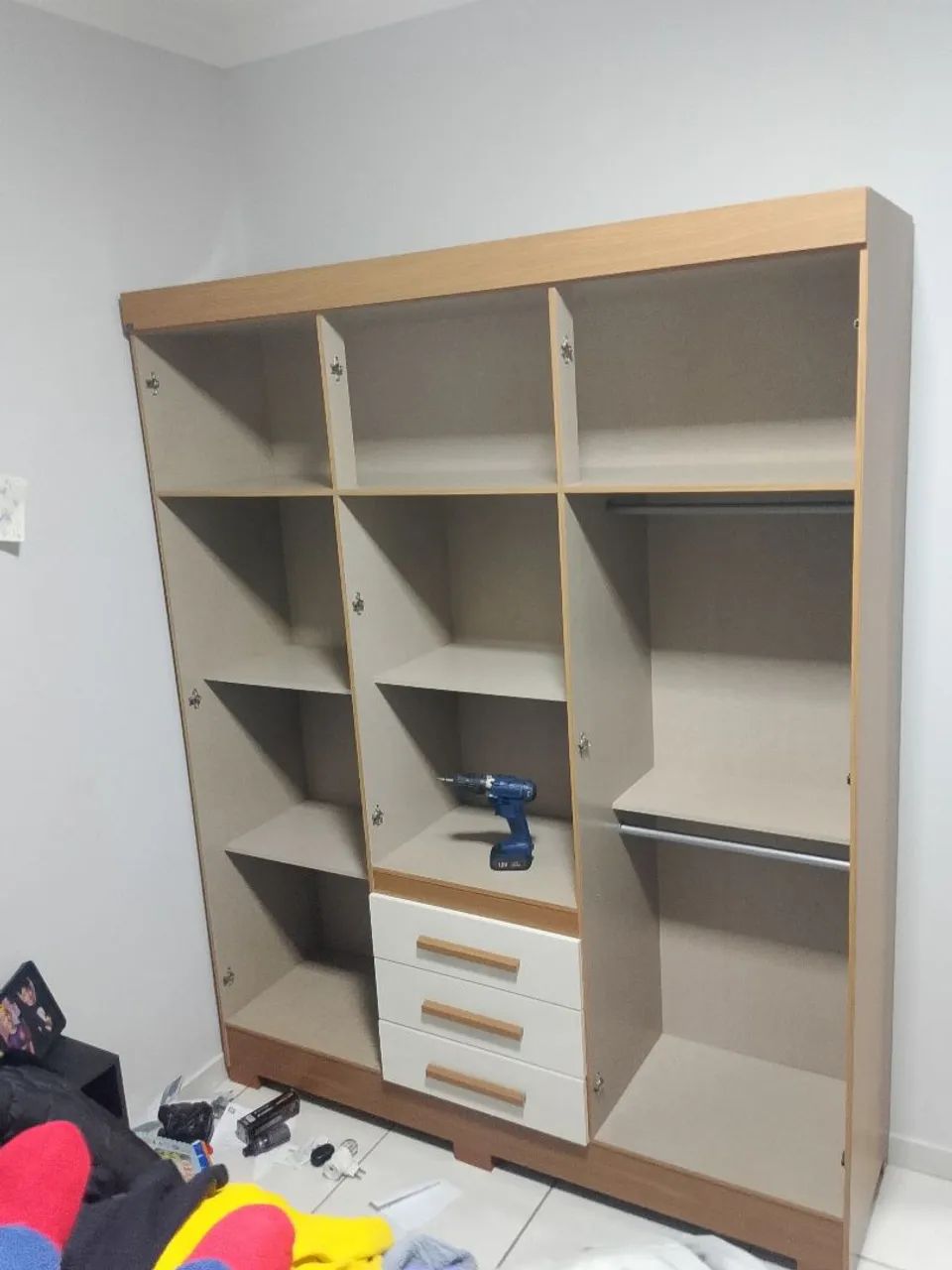 Vendo guarda roupa entrega e montagem grátis  - Foto 3