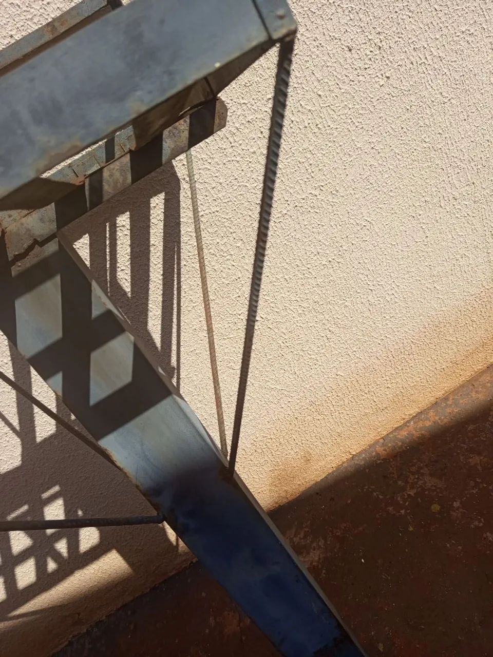 Lixeira de aço puro 1,50 m - Foto 4
