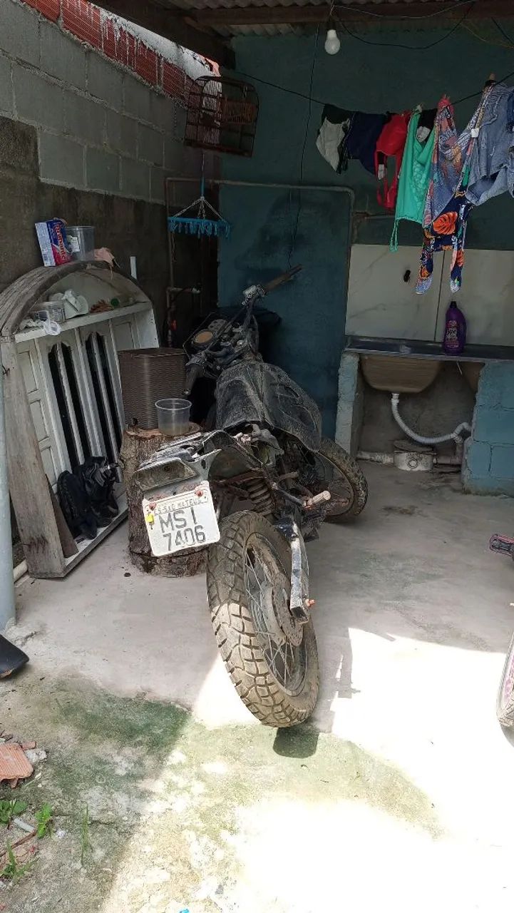 Vende se SUCATA DE UMA MOTO XTZ 125 sem motor  - Foto 5