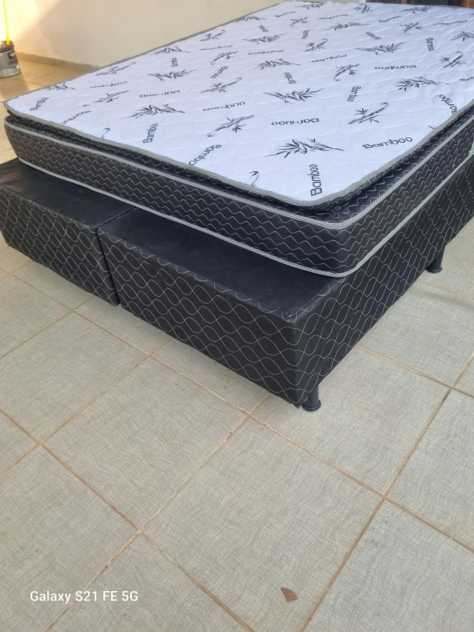 Cama Box Queen colchão molas enssacadas bem conservada Entrego  - Foto 3