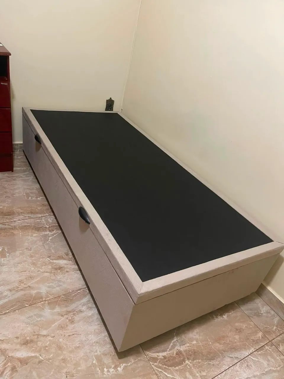 BASE BAÚ SOLTEIRO SUEDE 499$ travesseiro de brinde  - Foto 2