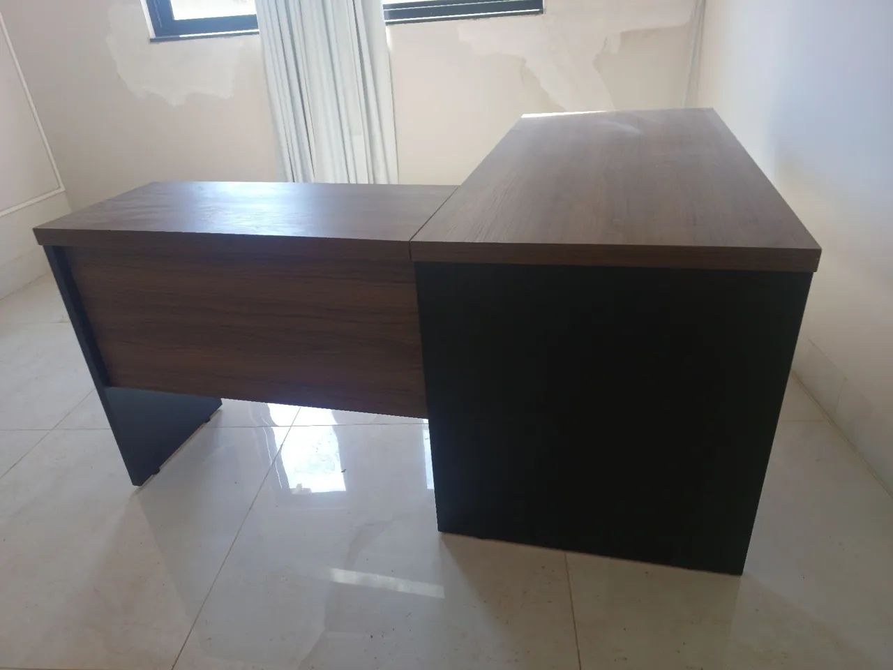 Vendo mesa de escritório em ótimo estado de conservação.  - Foto 2