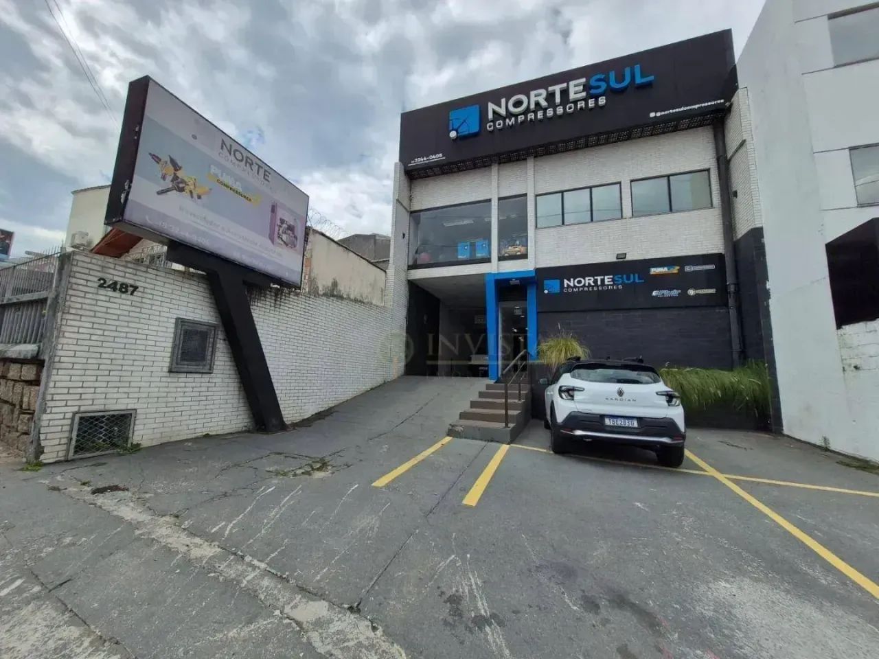 Prédio Comercial com 4 vagas de garagem para Alugar em Florianópolis/SC. - Foto 2