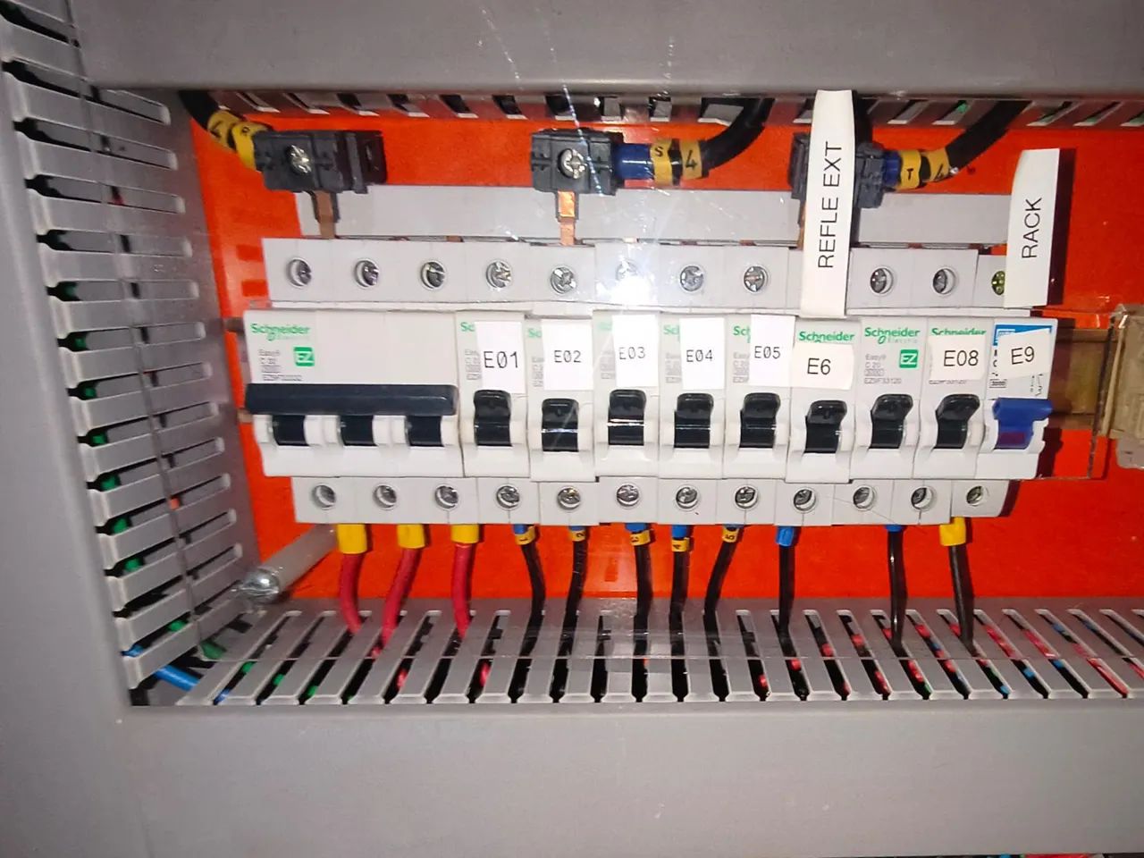 Serviços elétricos, projetos e mecânica  - Foto 4