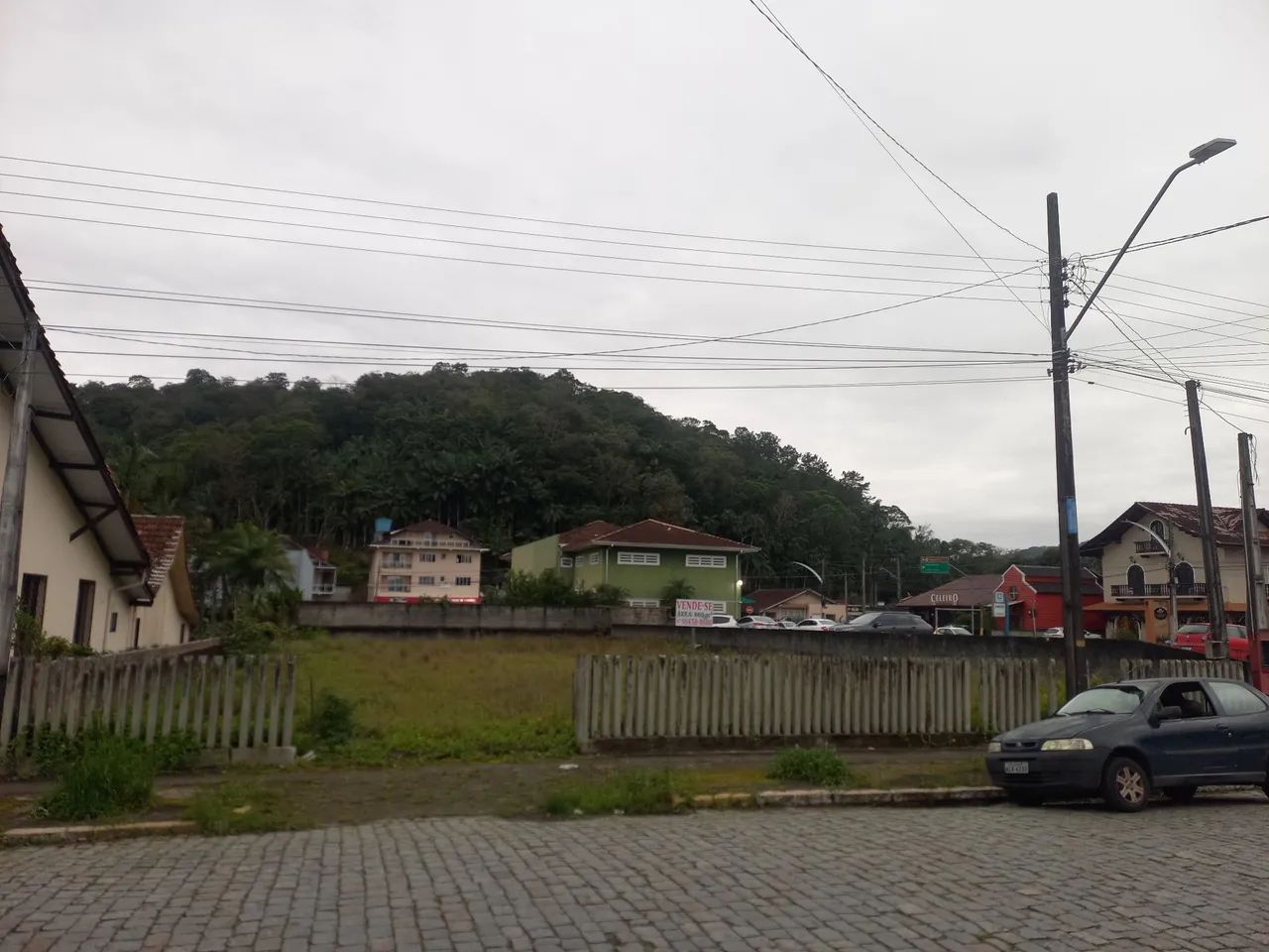 Terreno no centro de Pirabeiraba. 