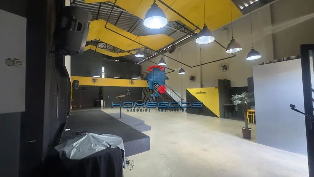 Galpão para alugar em Valinhos, Parque dos Cocais, com 300 m² - Foto 2