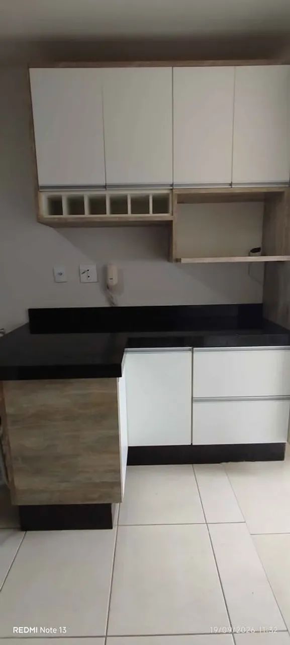 APARTAMENTO SEMI MOBILIADO À VENDA! - Foto 2