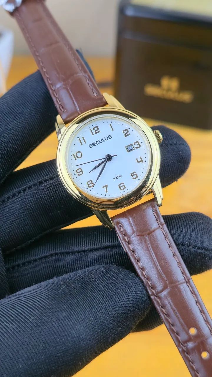 Relógio Seculus feminino 30mm couro dourado  - Foto 3