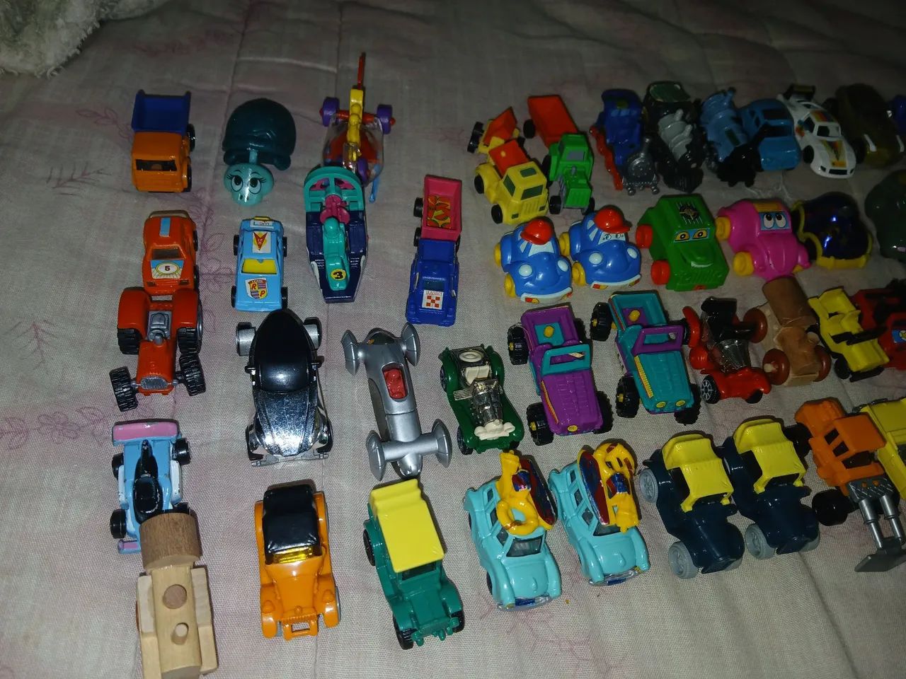 Lote carrinhos kinder ovo - Foto 2