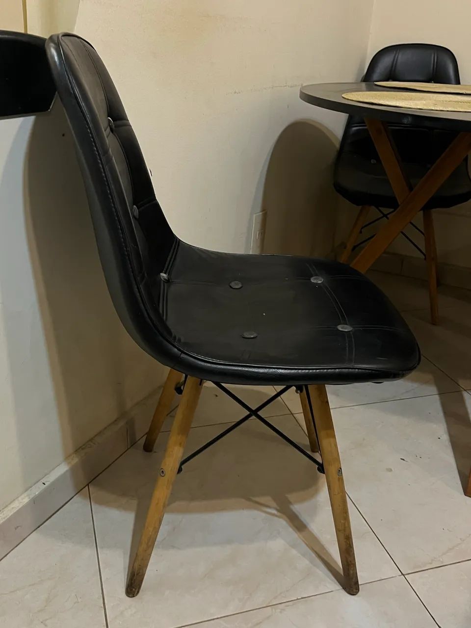 Conjunto de mesa e cadeiras 4 lugares  - Foto 3