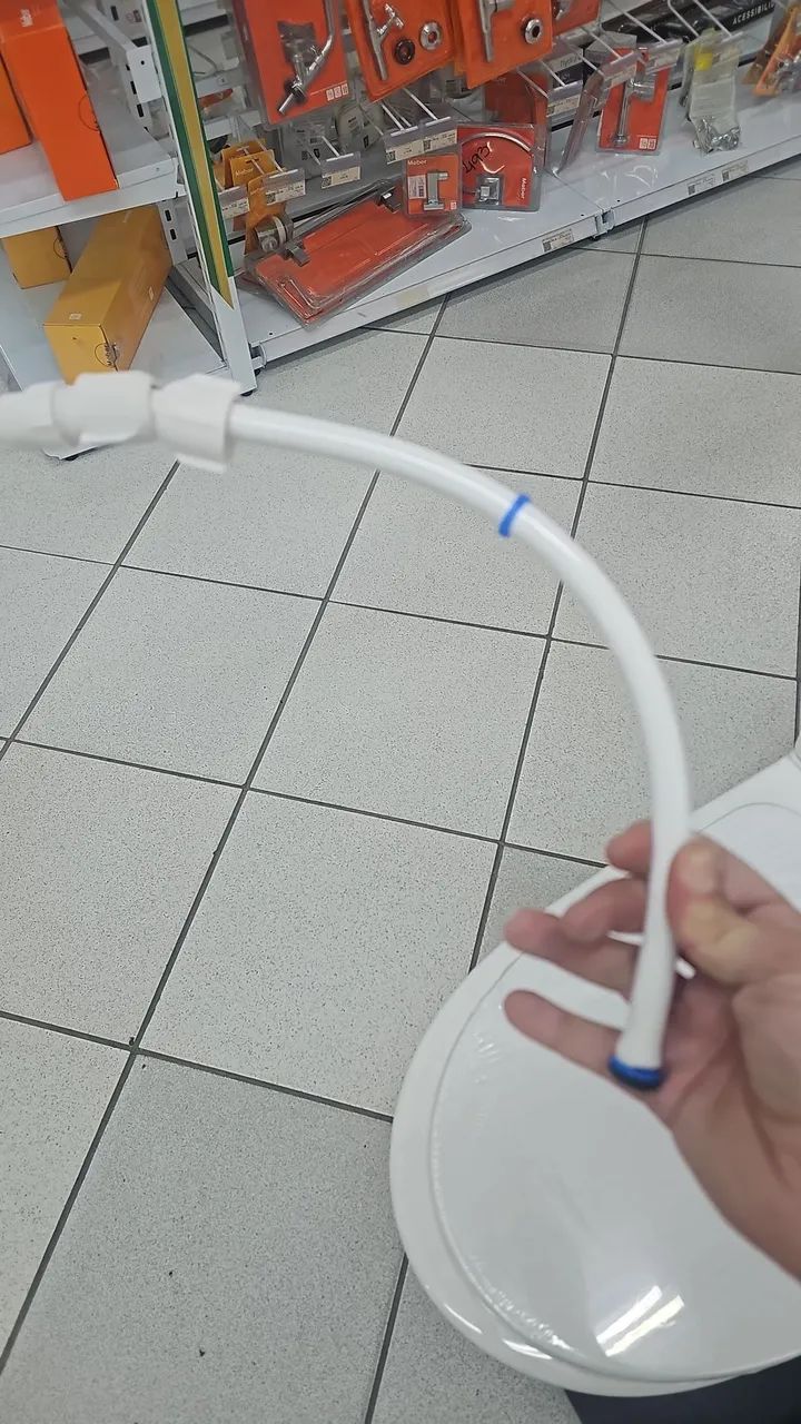 Vaso sanitário com caixa acoplada, assento softclose e kit de instalação.  - Foto 4