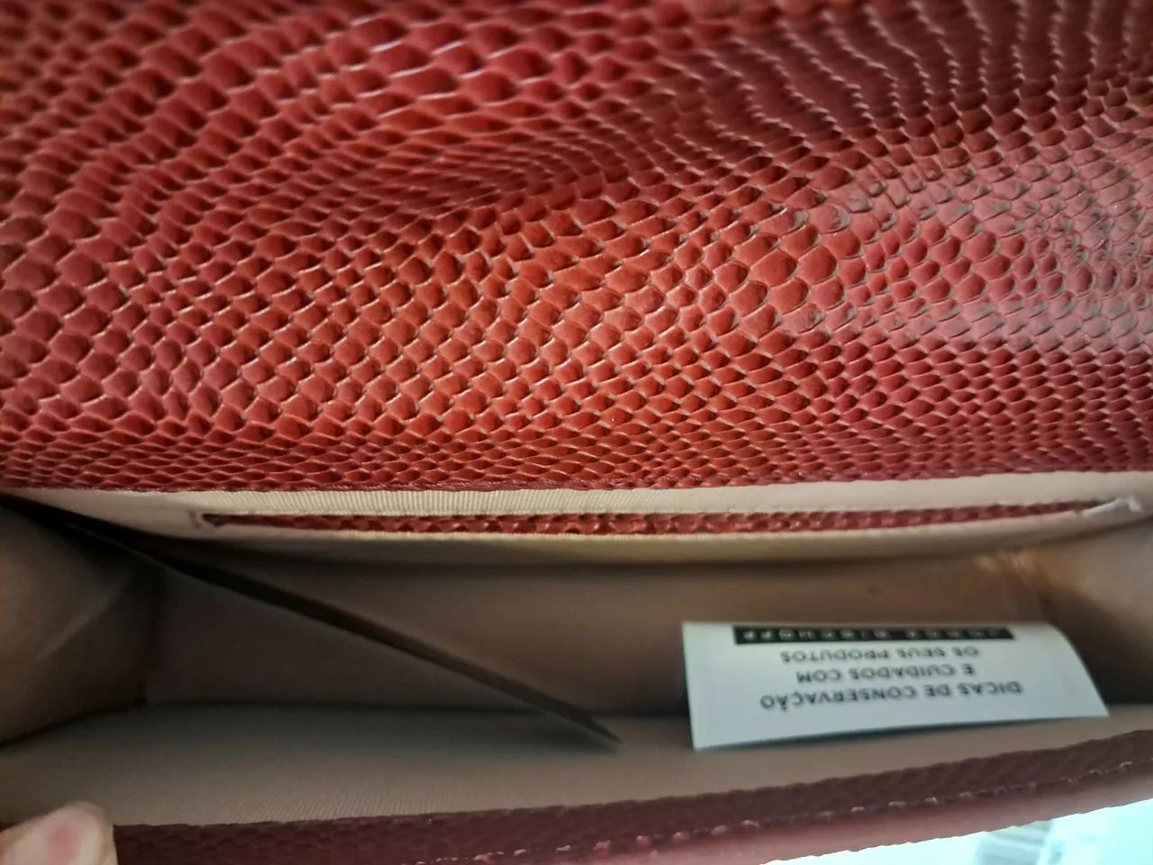 Bolsa Feminina Transversal Jorge Bischoff Vinho couro nova - Foto 3