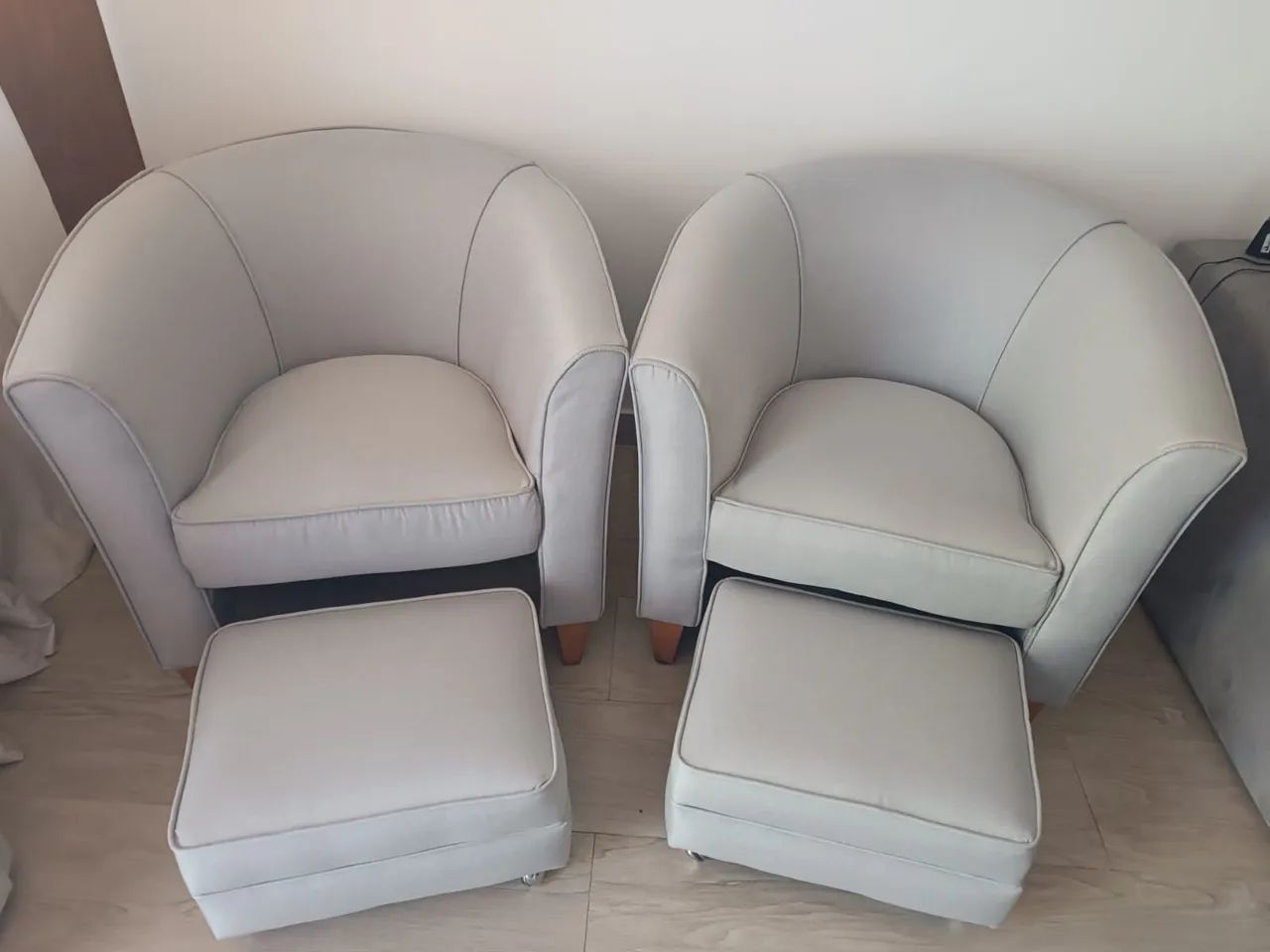 Poltronas novas reformadas de linho - Foto 2