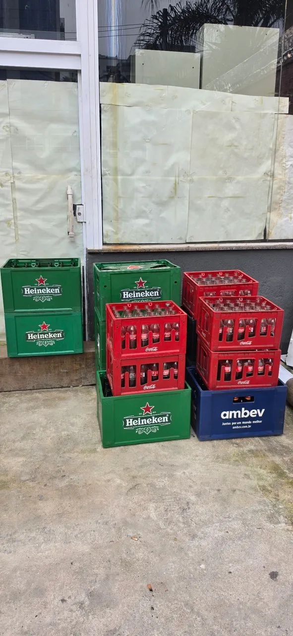 LOTE COM 14 CAIXAS COMPLETAS - COCA-COLA KS E HEINEKEN - Foto 2