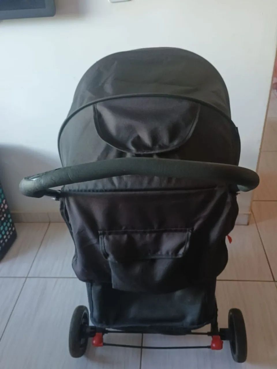 Vendo carrinho de bebê usado novo  - Foto 3