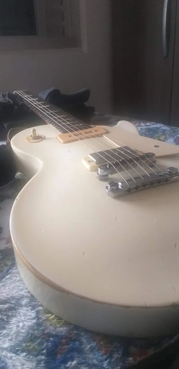 Guitarra Gibson Tribute 60
