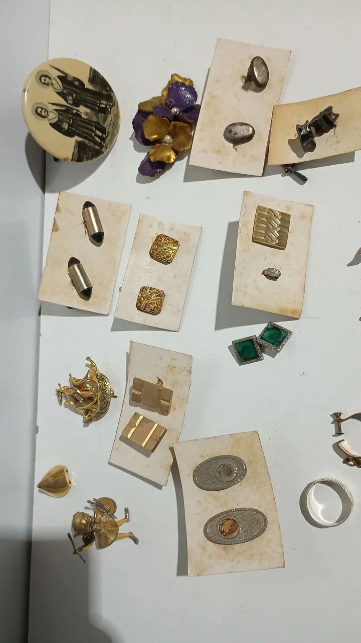Lote de broches e bijuterias antigas <br>Todas pelo valor anunciado - Foto 3