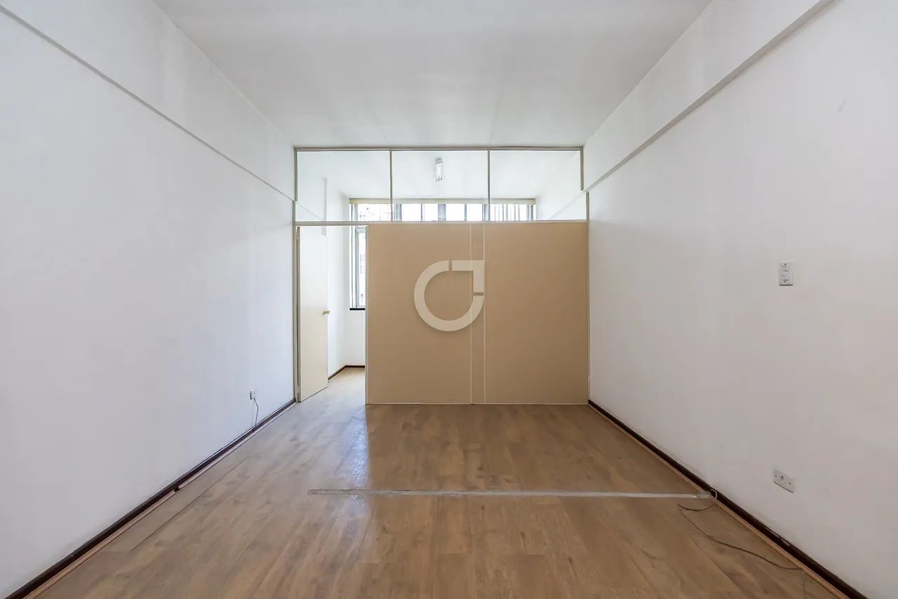 Sala comercial à venda ou locação no Centro de Curitiba, com 34m² privativos  Edifício Cre - Foto 2