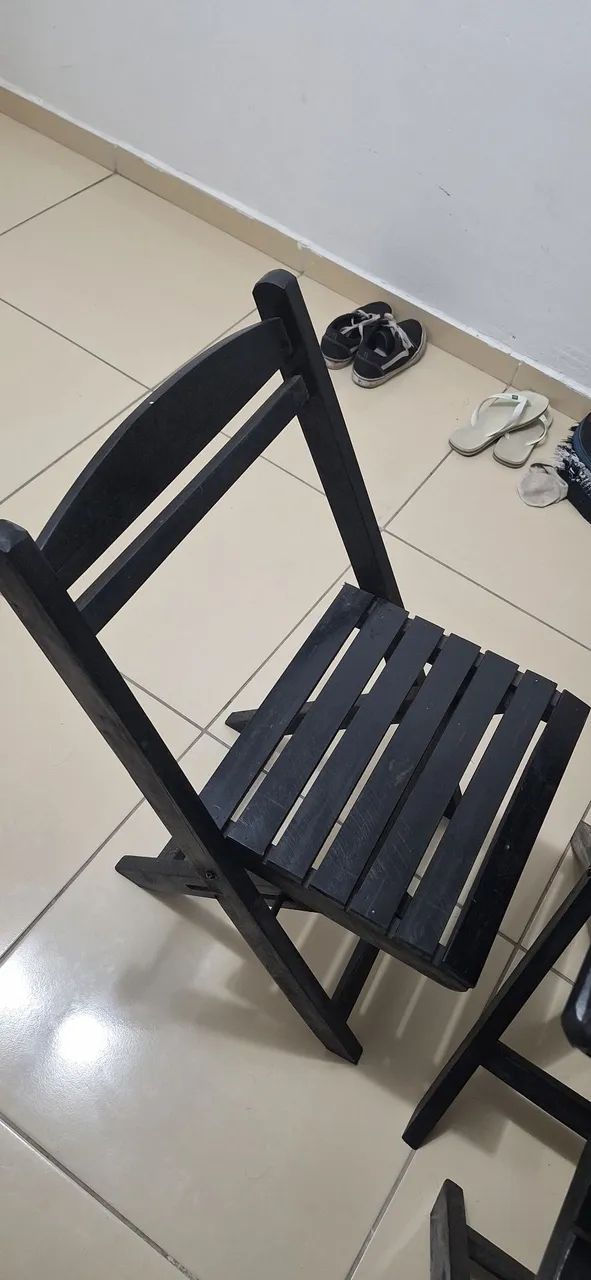 Mesa e Cadeiras de Madeira - Foto 4