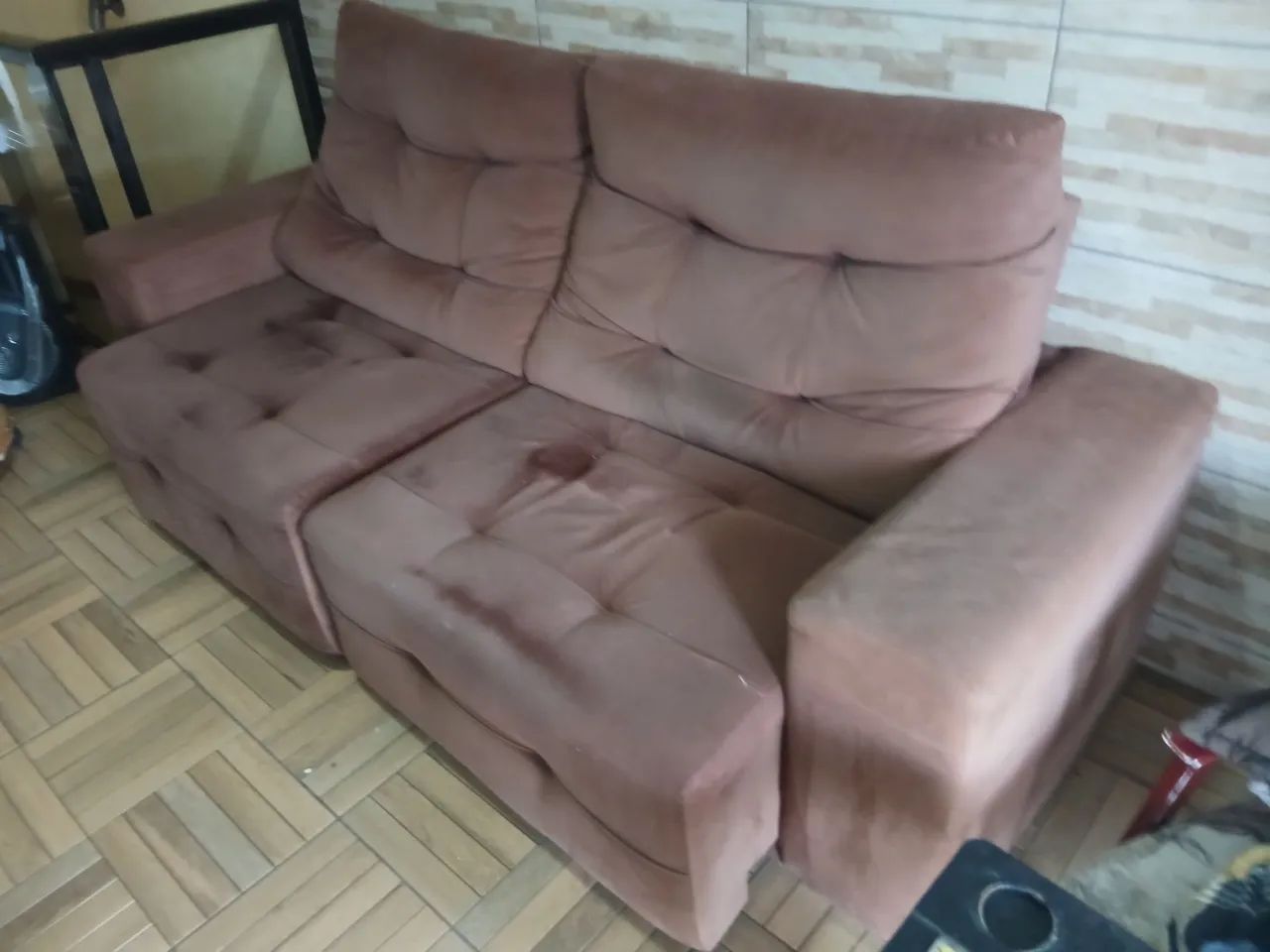 Vendo sofá  retratil TEL. *