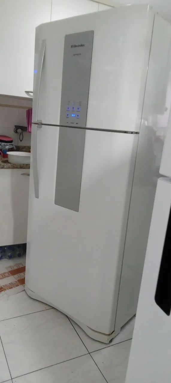 Geladeira Eletrolux DF80 553l com avaria - Foto 2