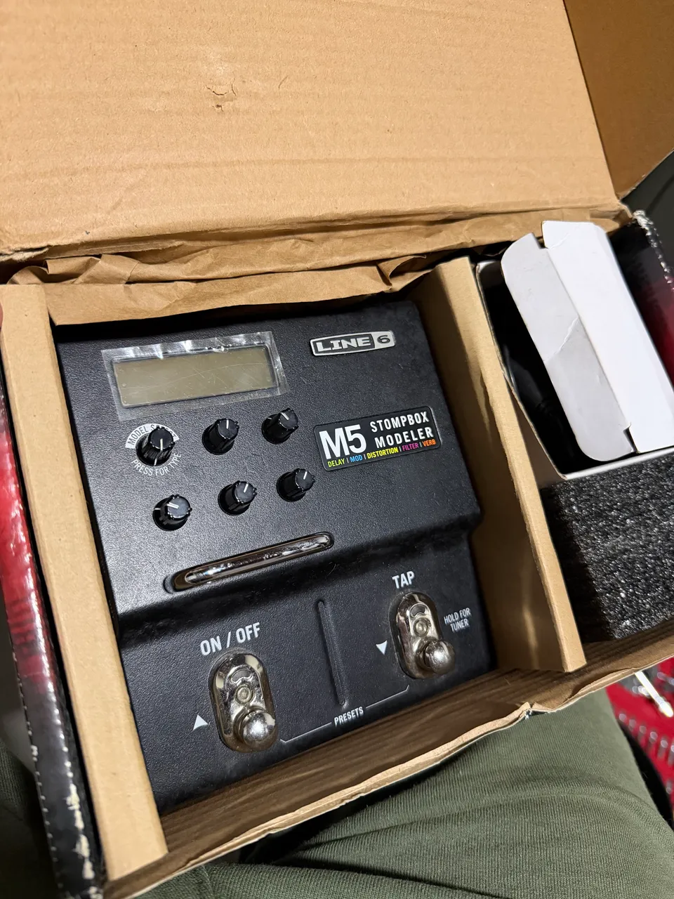 Pedaleira Line 6 M13 Stompbox Modeler - Completa - Instrumentos