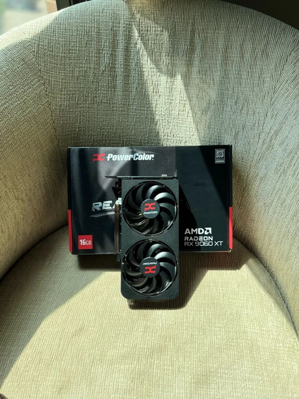 RX 9060XT 16GB  - Foto 2