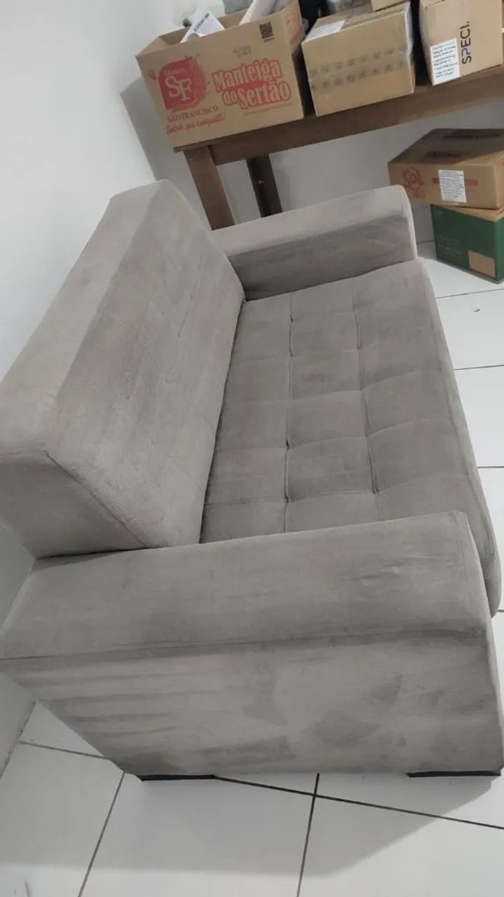 Sofá 2 lugares na cor cinza  - Foto 4