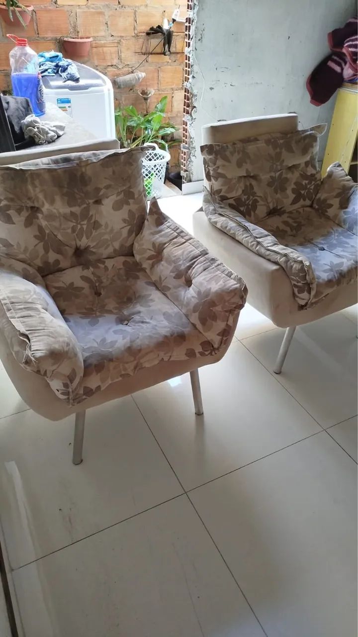 DUAS POLTRONAS 200