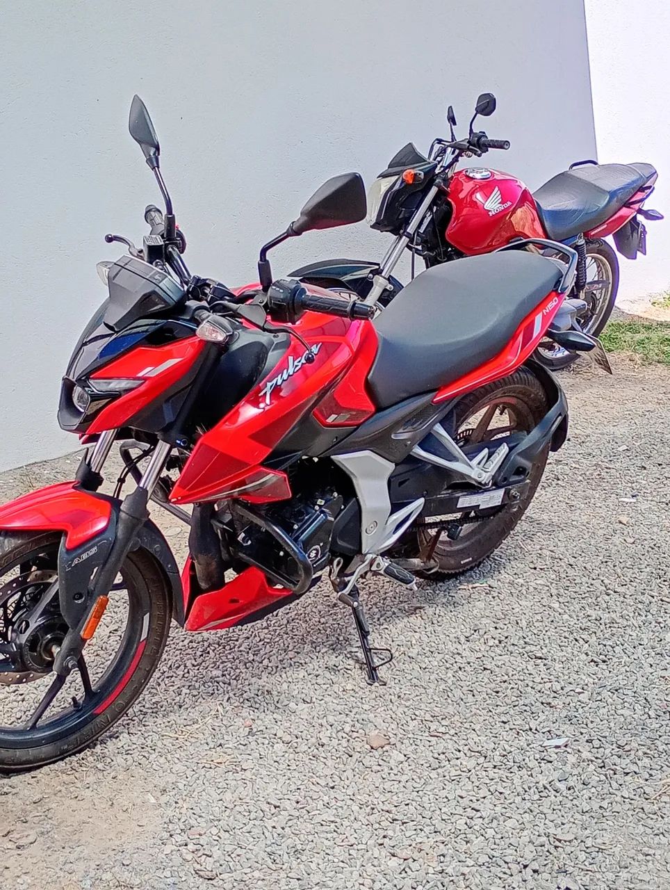 Pulsar N150 - Bajaj