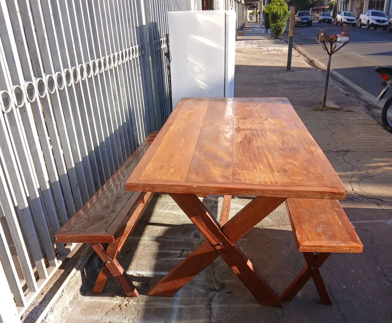 Mesa de Madeira com 2 bancos - Foto 3