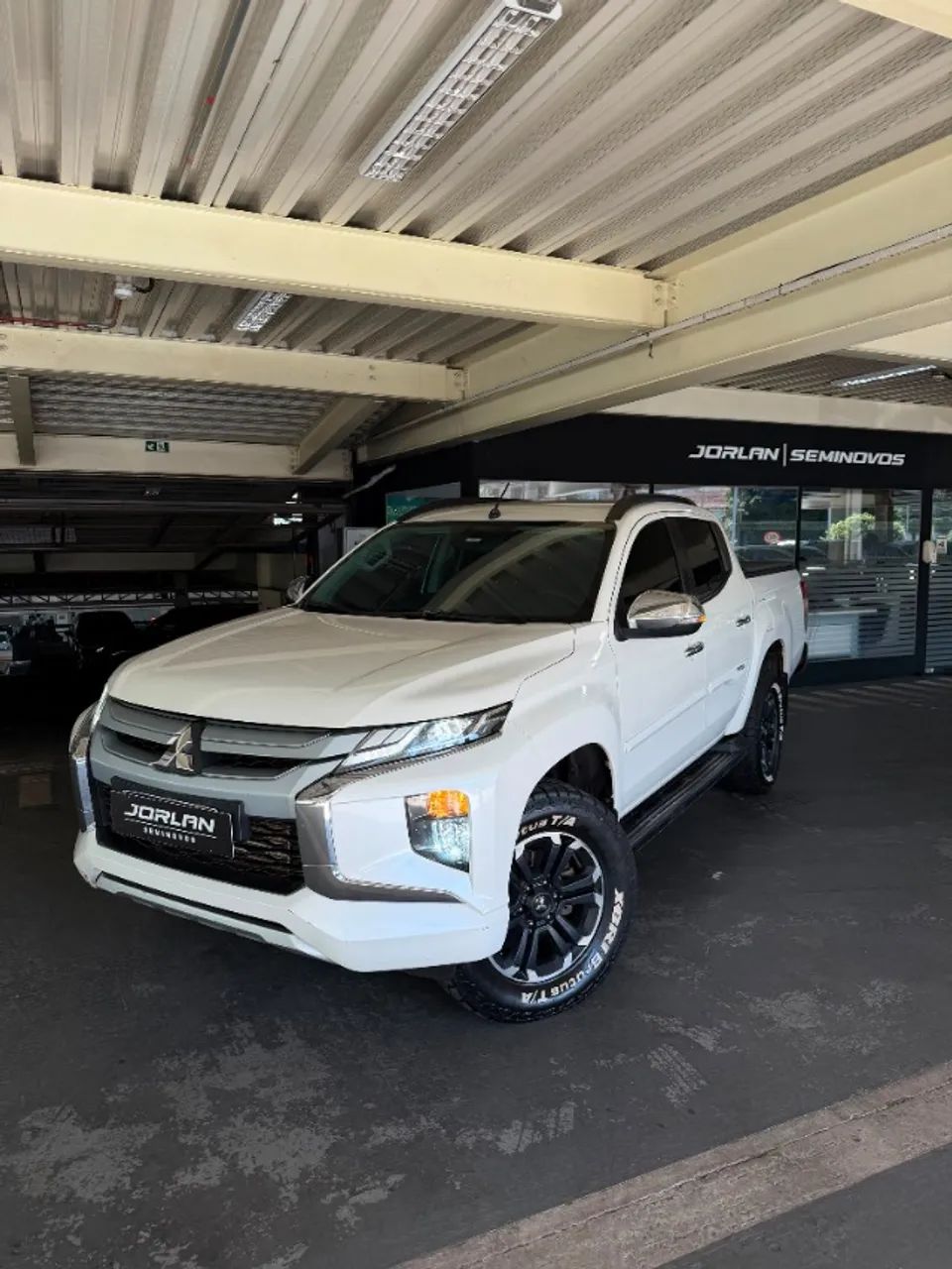 Mitsubishi L200 2023