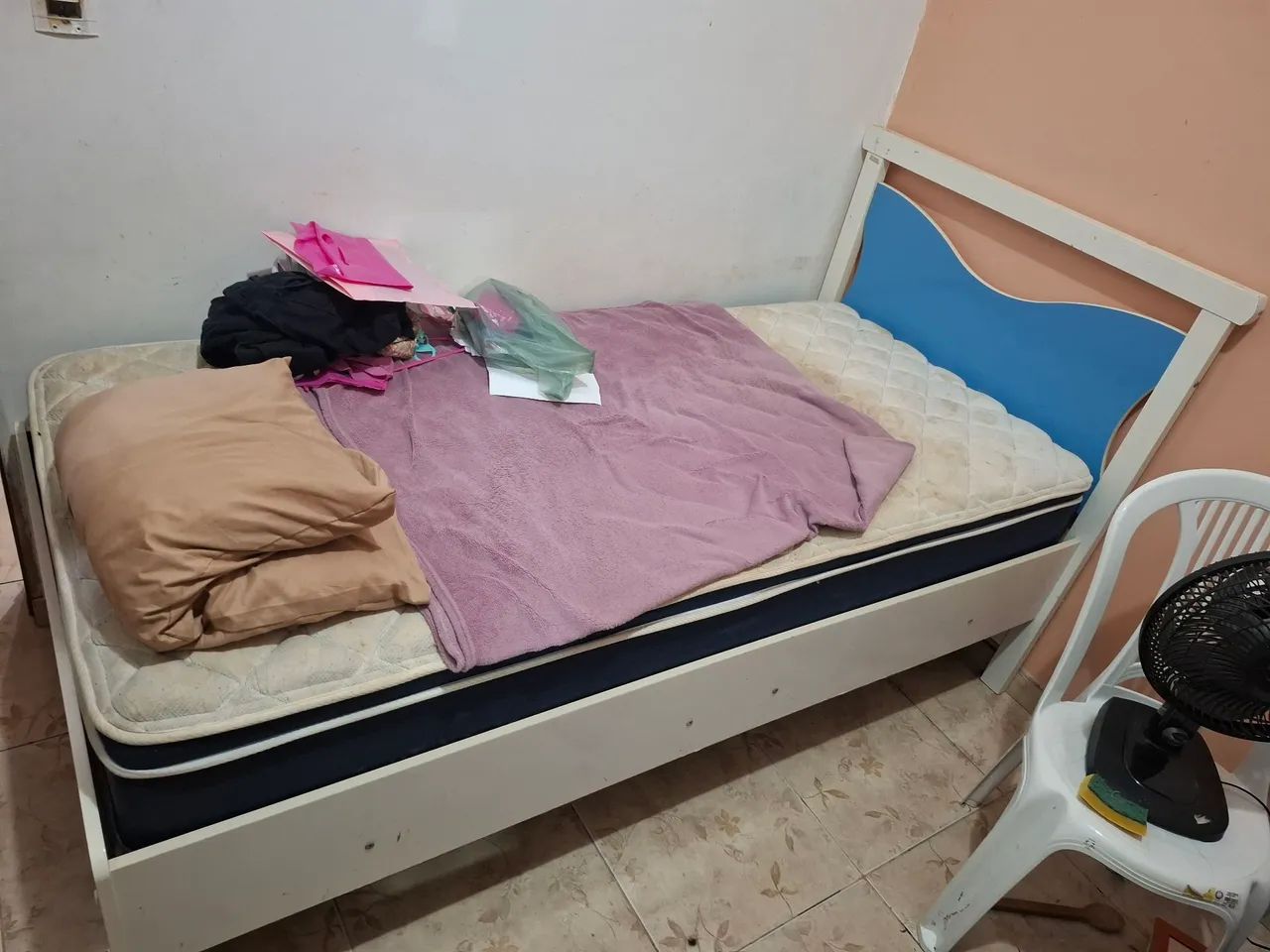 Vendo cama de solteiro completa