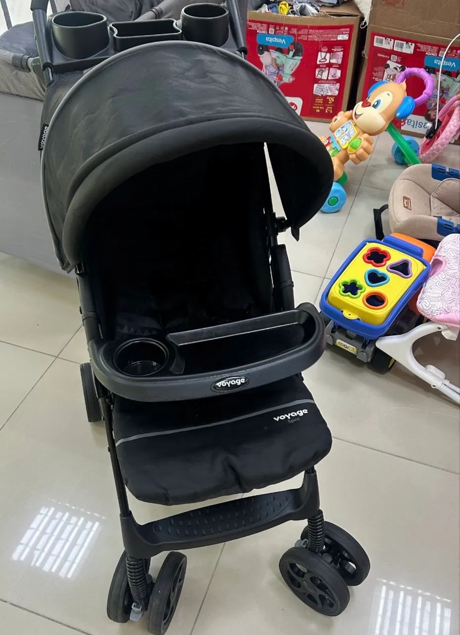 Carrinho de bebê em ótimo estado